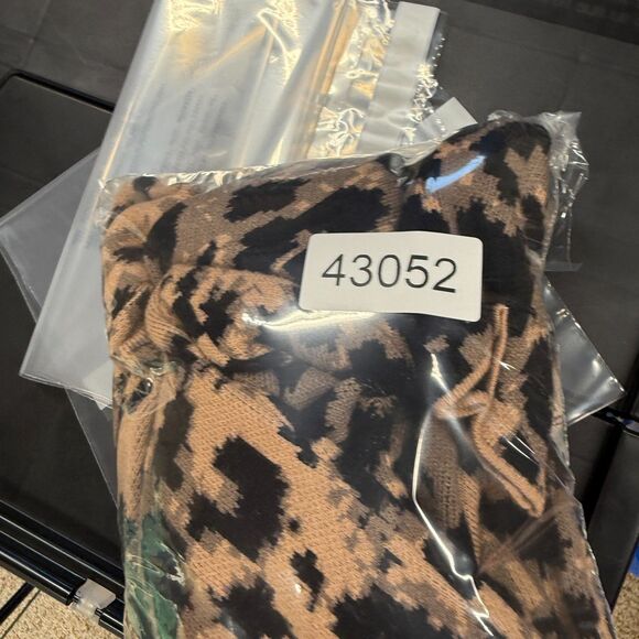 Nicole Miller Sweater Pullover Women XL Brown Animal Print Knit High Neck Rayon - Picture 7 of 7